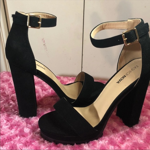 Shoes - Picture 2 of 4